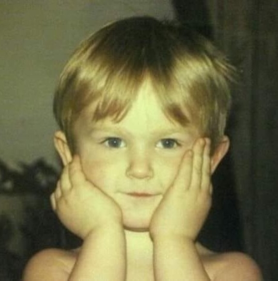 Meet your Posher, Chrissie - Picture 1 of 1